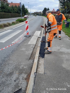 Asfaltiranje za robnikom - Ljubljanska cesta (2)
